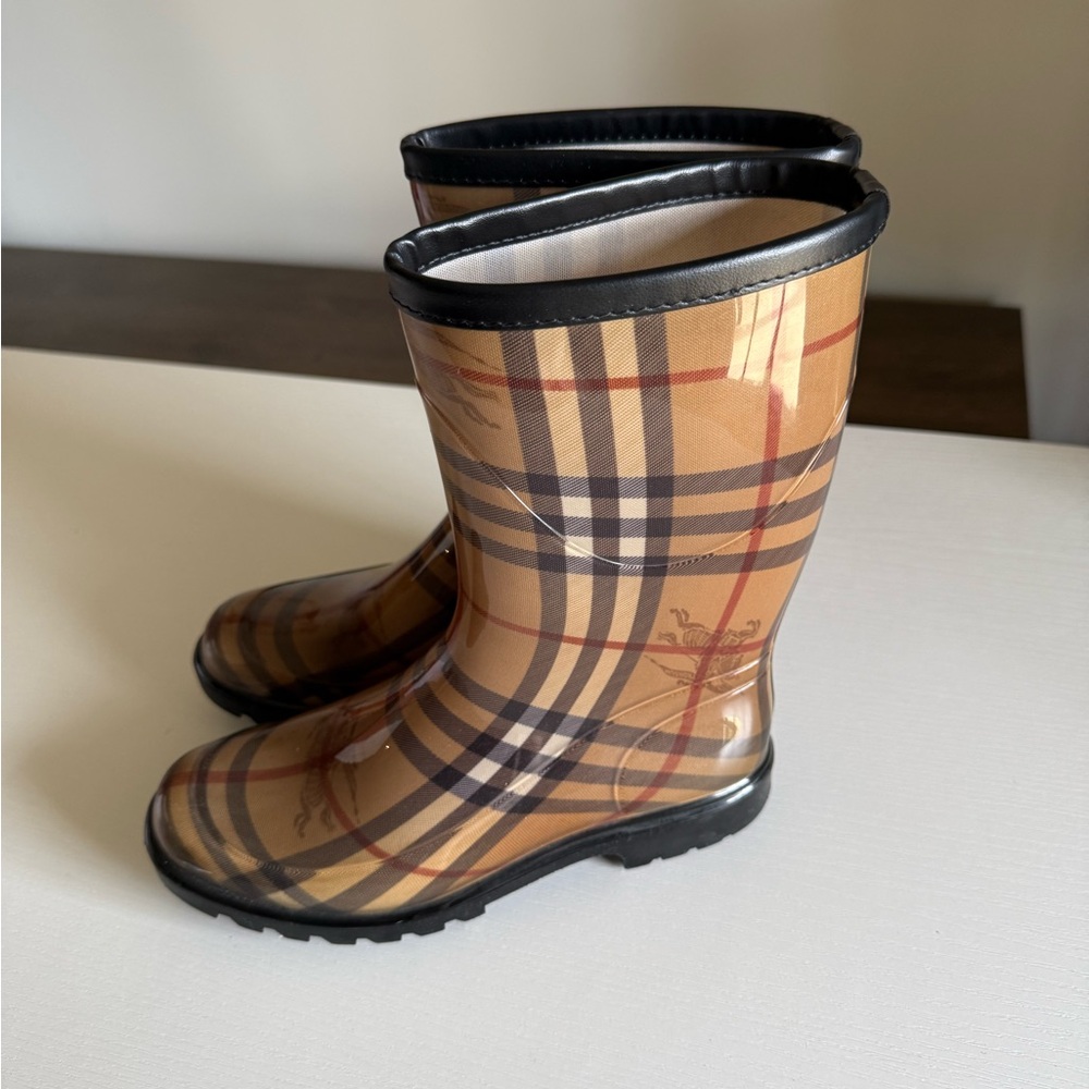 Burberry Rain Boots. Size 6